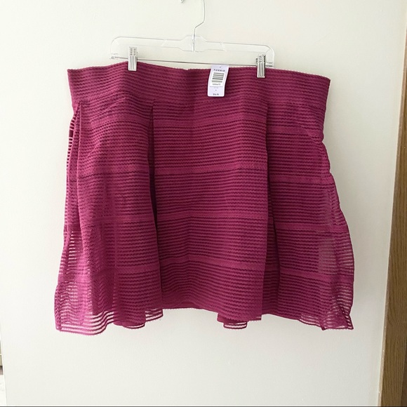 NWT Torrid Striped Mesh Flare Skirt Size 4 - Picture 2 of 4